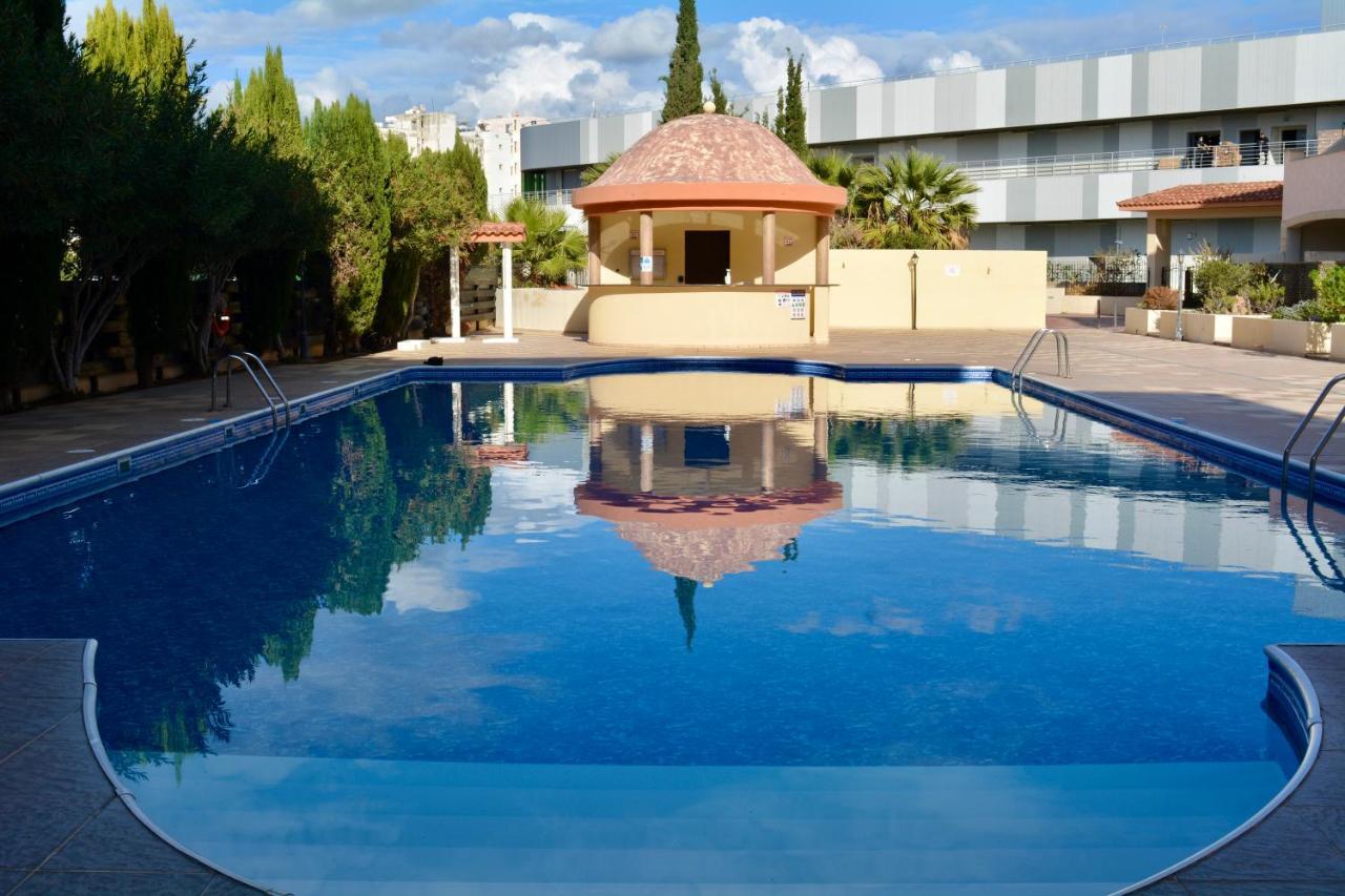 Queens Gardens - Kato Paphos - Next To Kings Ave Mall --- By Yiota Exterior foto