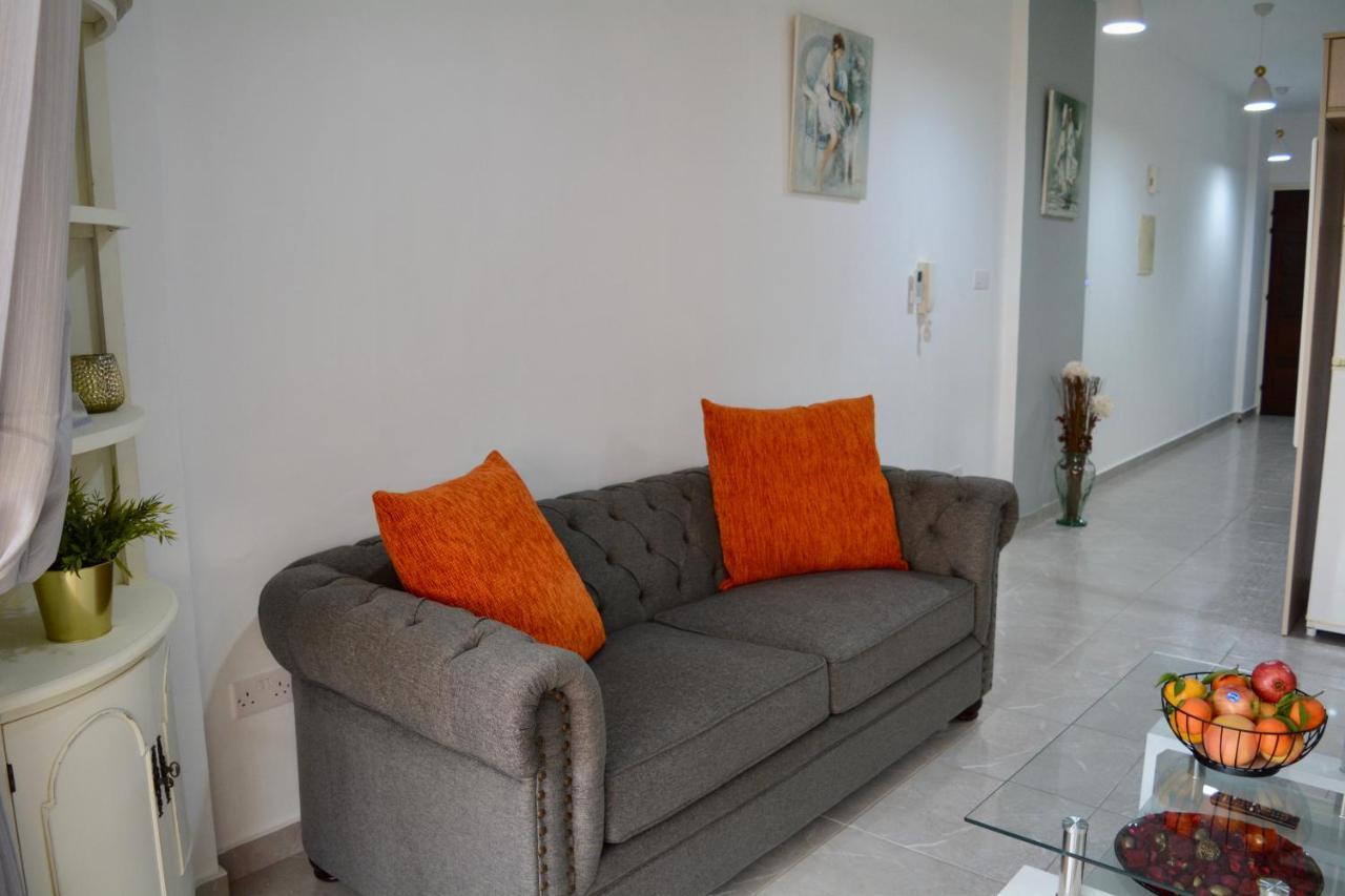 Queens Gardens - Kato Paphos - Next To Kings Ave Mall --- By Yiota Exterior foto