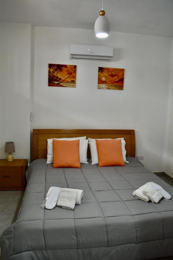 Queens Gardens - Kato Paphos - Next To Kings Ave Mall --- By Yiota Exterior foto