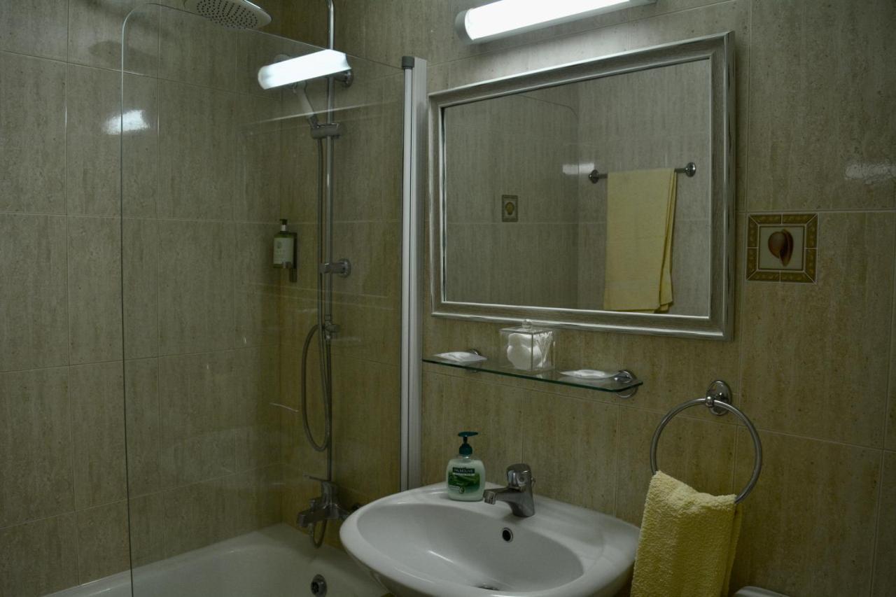 Queens Gardens - Kato Paphos - Next To Kings Ave Mall --- By Yiota Exterior foto
